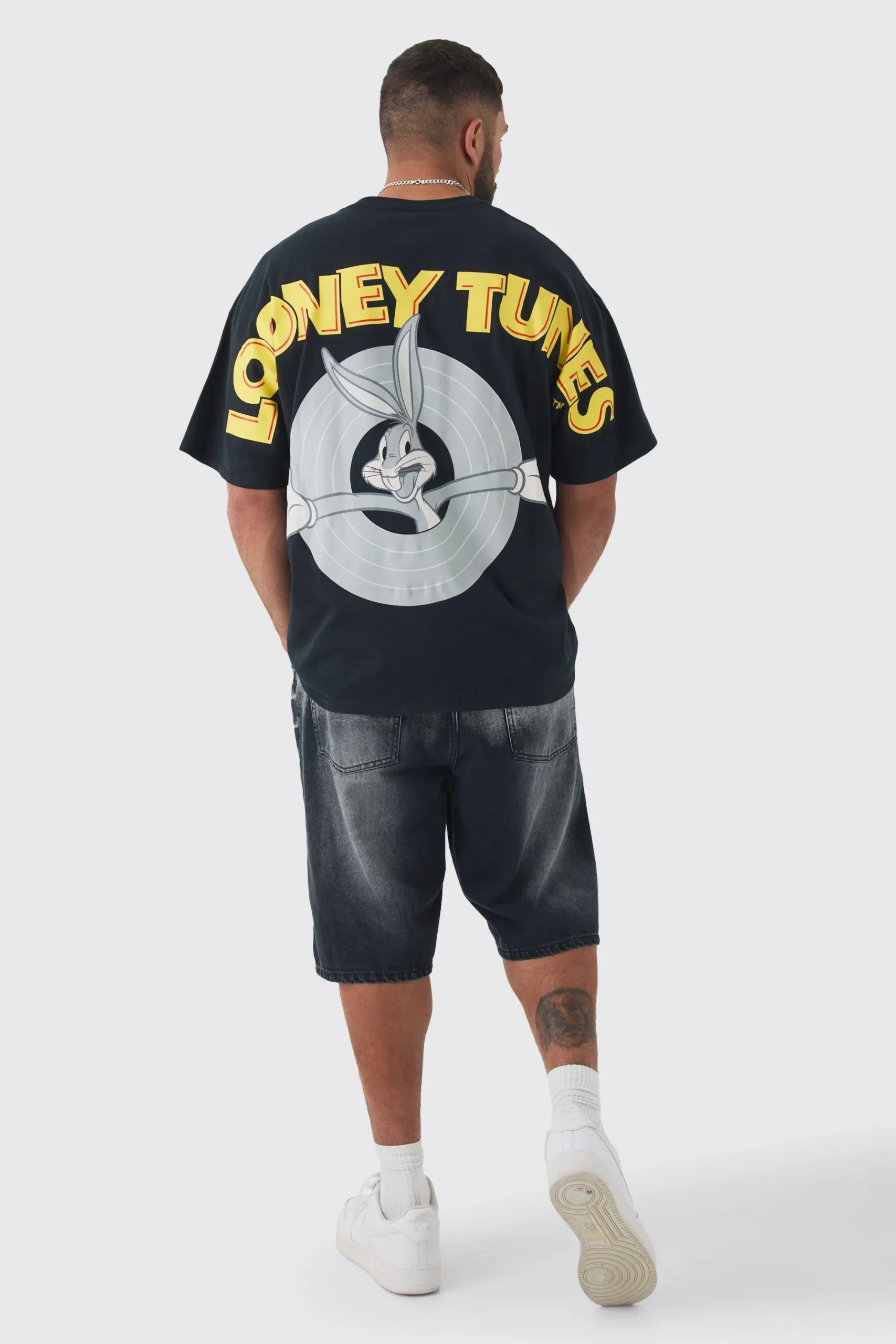 Plus Looney Tunes Licence Printed T-shirt In | UK^boohooMAN Online