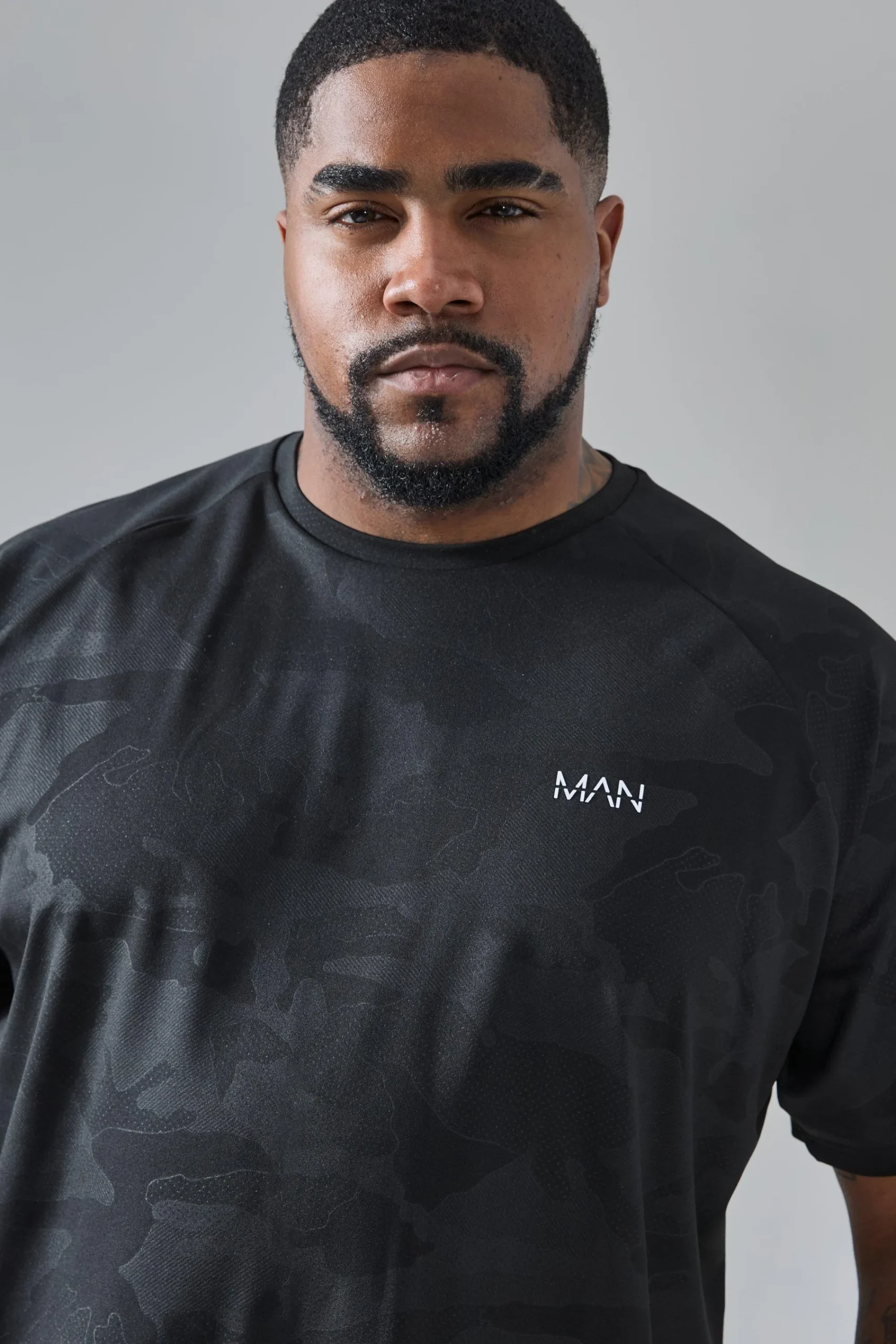Plus Man Active Camo Raglan Oversized Performance T-shirt | UK^boohooMAN Online