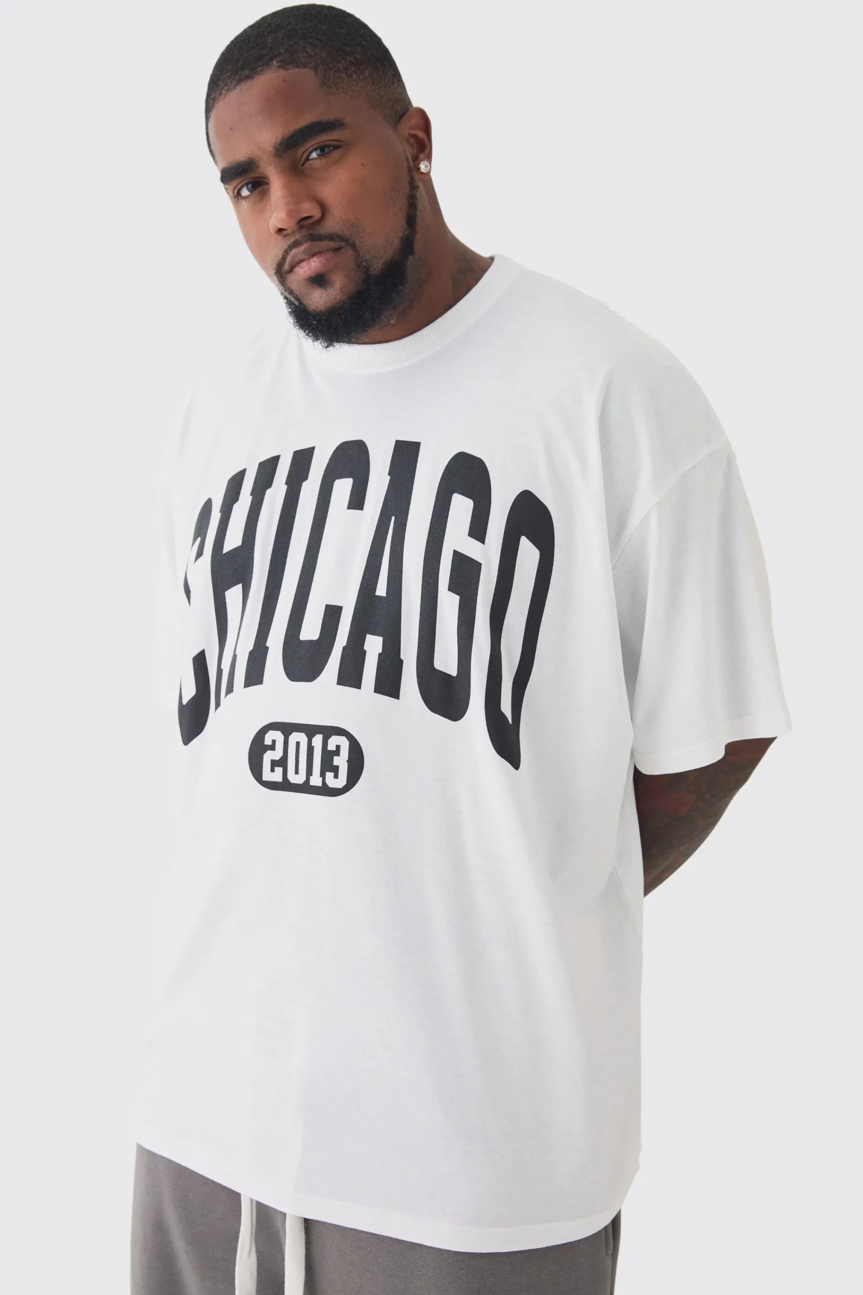 Plus Oversized Chicago Varsity Graphic T-Shirt | UK^boohooMAN Hot