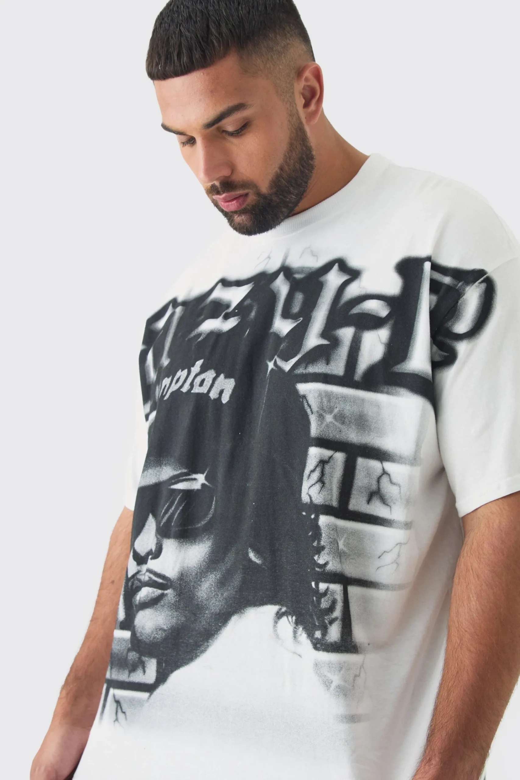 Plus Oversized Eazy E Large Scale License Print T-Shirt | UK^boohooMAN Online