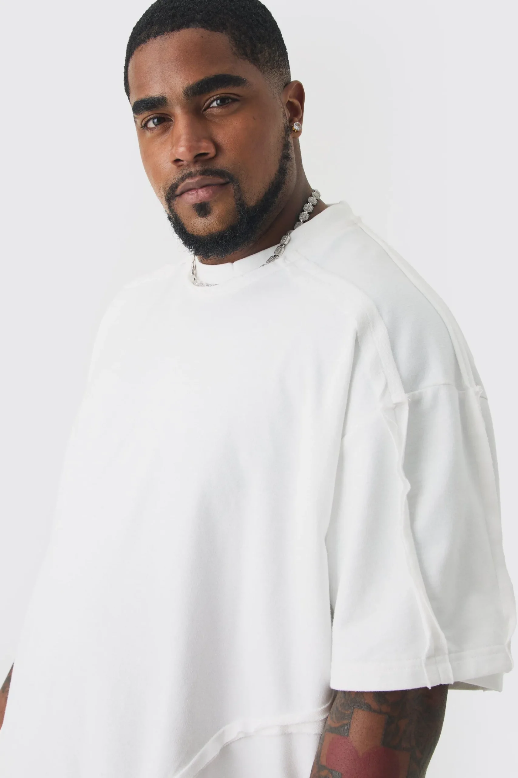 Plus Oversized Extended Neck Distressed Seam T-shirt | UK^boohooMAN Online