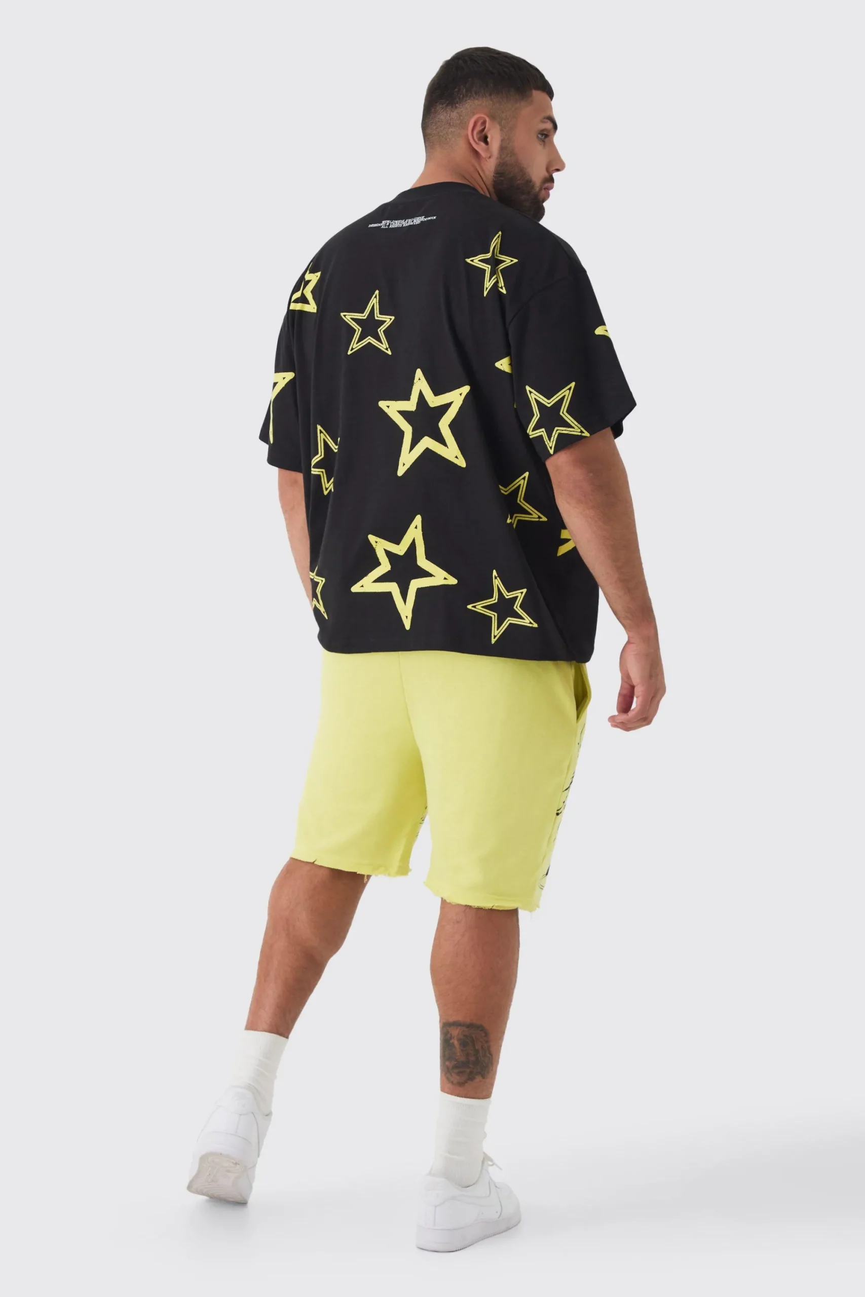 Plus Oversized Extended Neck Limited Star Print T-shirt | UK^boohooMAN New