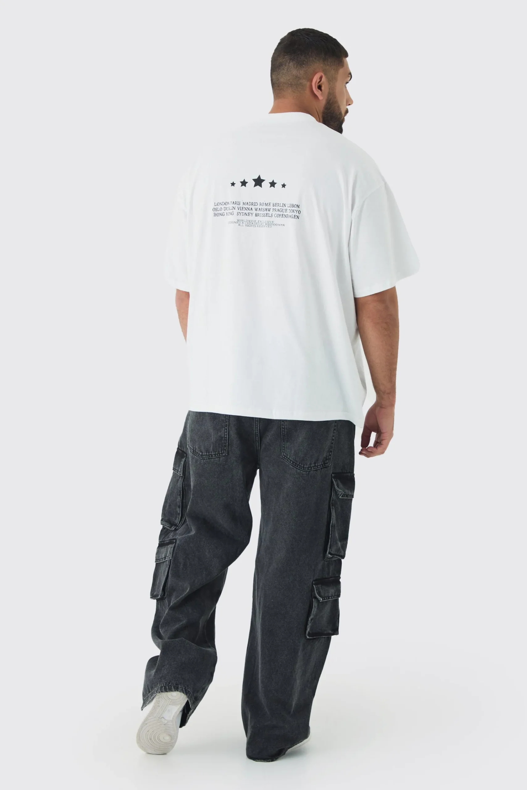 Plus Oversized Extended Neck Limited Print T-shirt | UK^boohooMAN Online