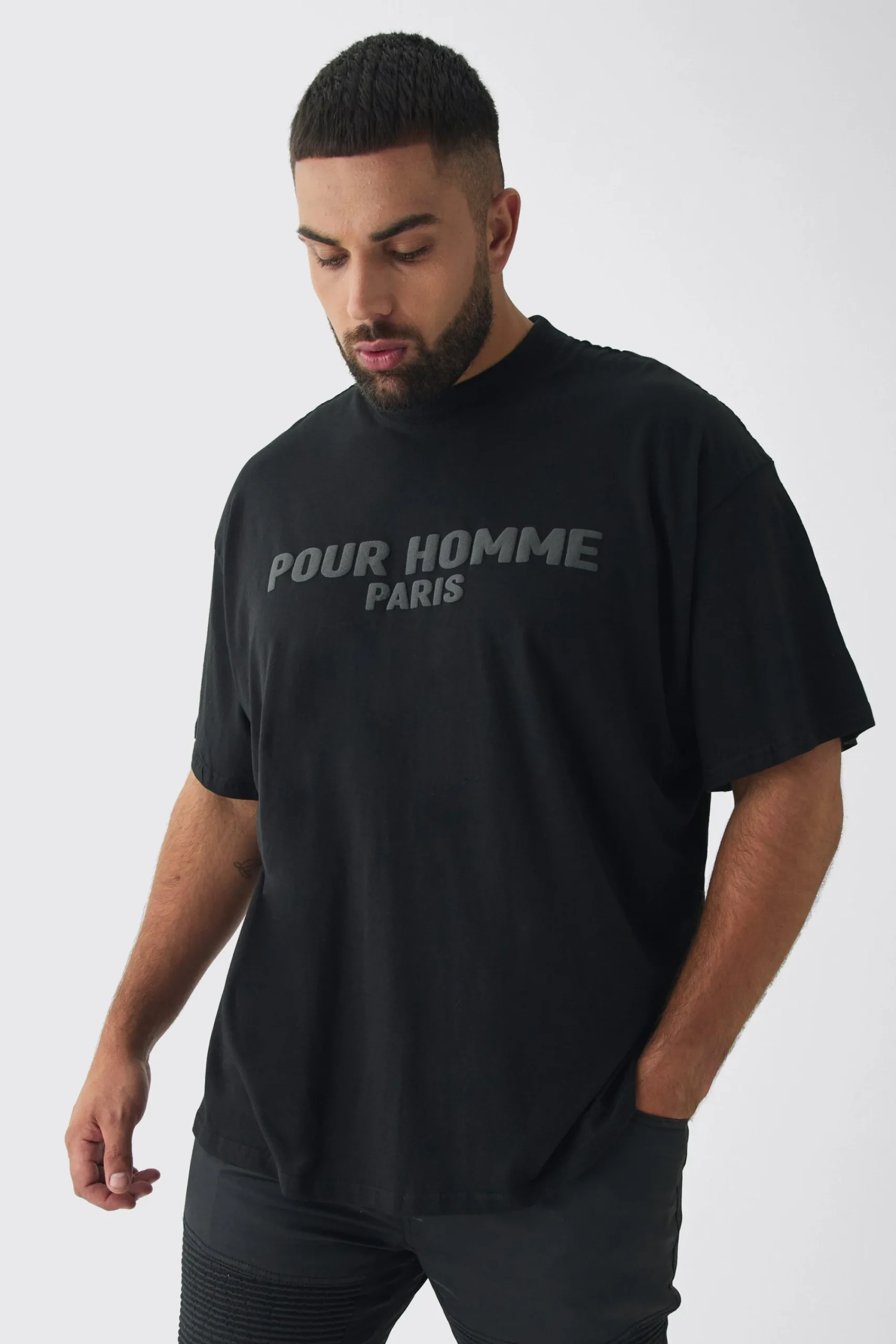 Plus Oversized Extended Neck Pour Homme Puff Print T-Shirt | UK^boohooMAN Best
