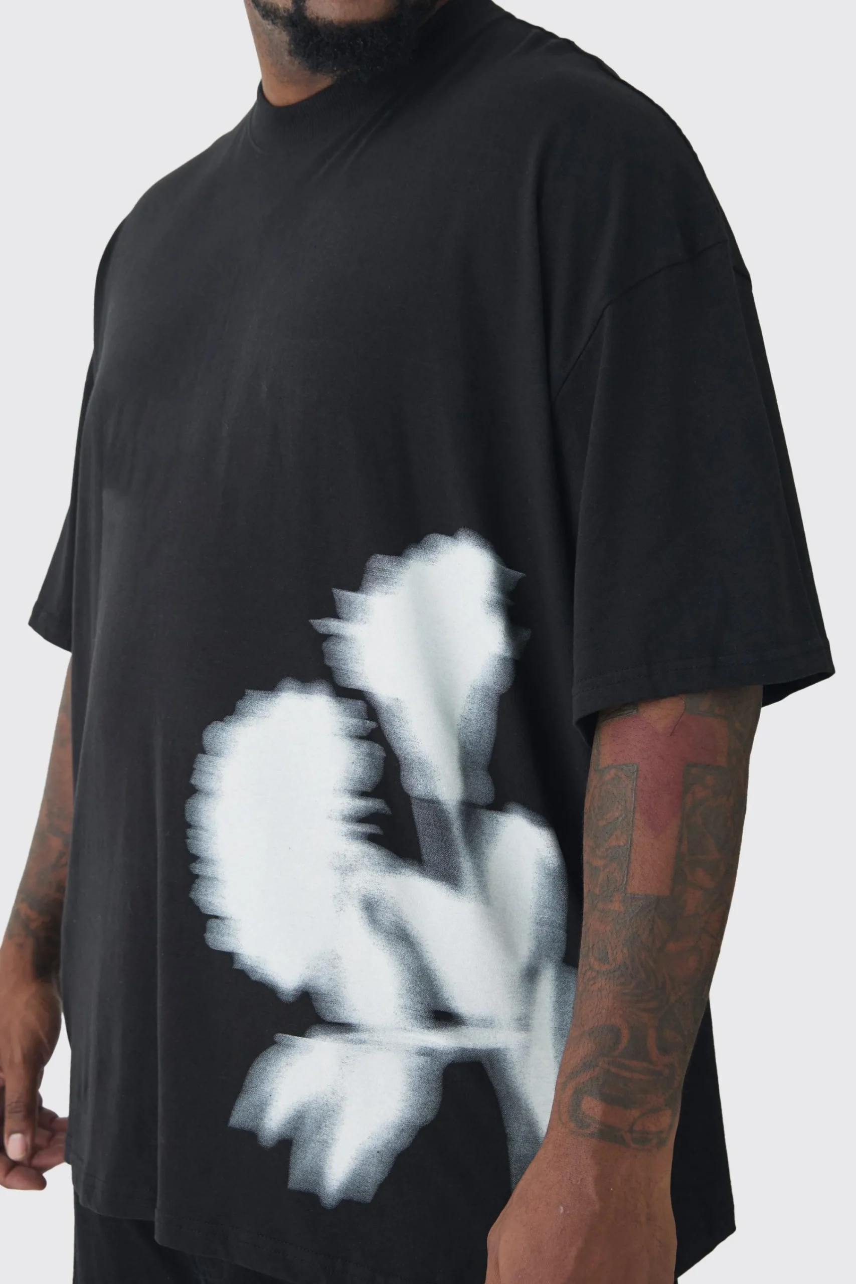 Plus Oversized Extended Neck Blurred Floral T-Shirt | UK^boohooMAN Outlet