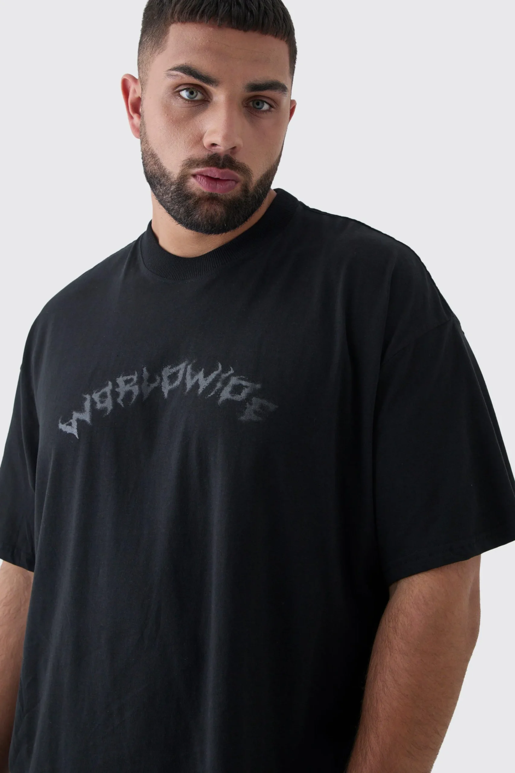 Plus Oversized Extended Neck Worldwide Gothic Cross Print T-Shirt | UK^boohooMAN Online