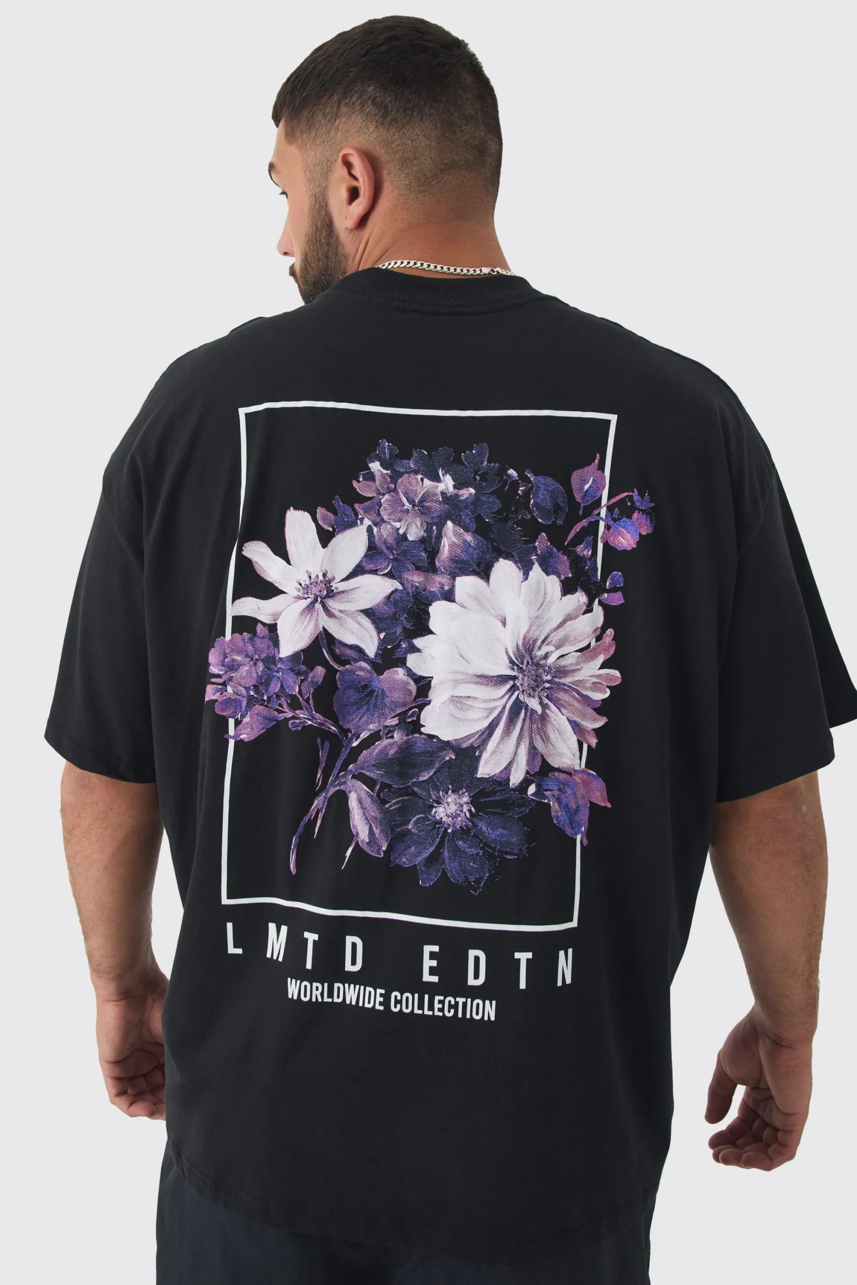 Plus Oversized Floral Back Graphic T-shirt | UK^boohooMAN