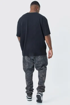 Plus Oversized Marble Heart Graphic T-shirt | UK^boohooMAN Outlet