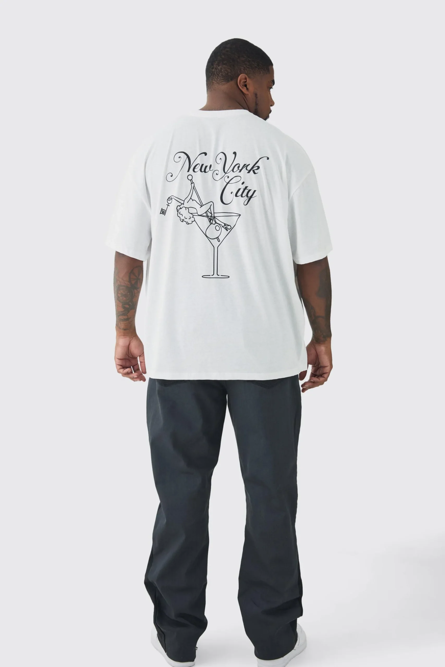 Plus Oversized Penthouse Magazine License T-Shirt | UK^boohooMAN Online