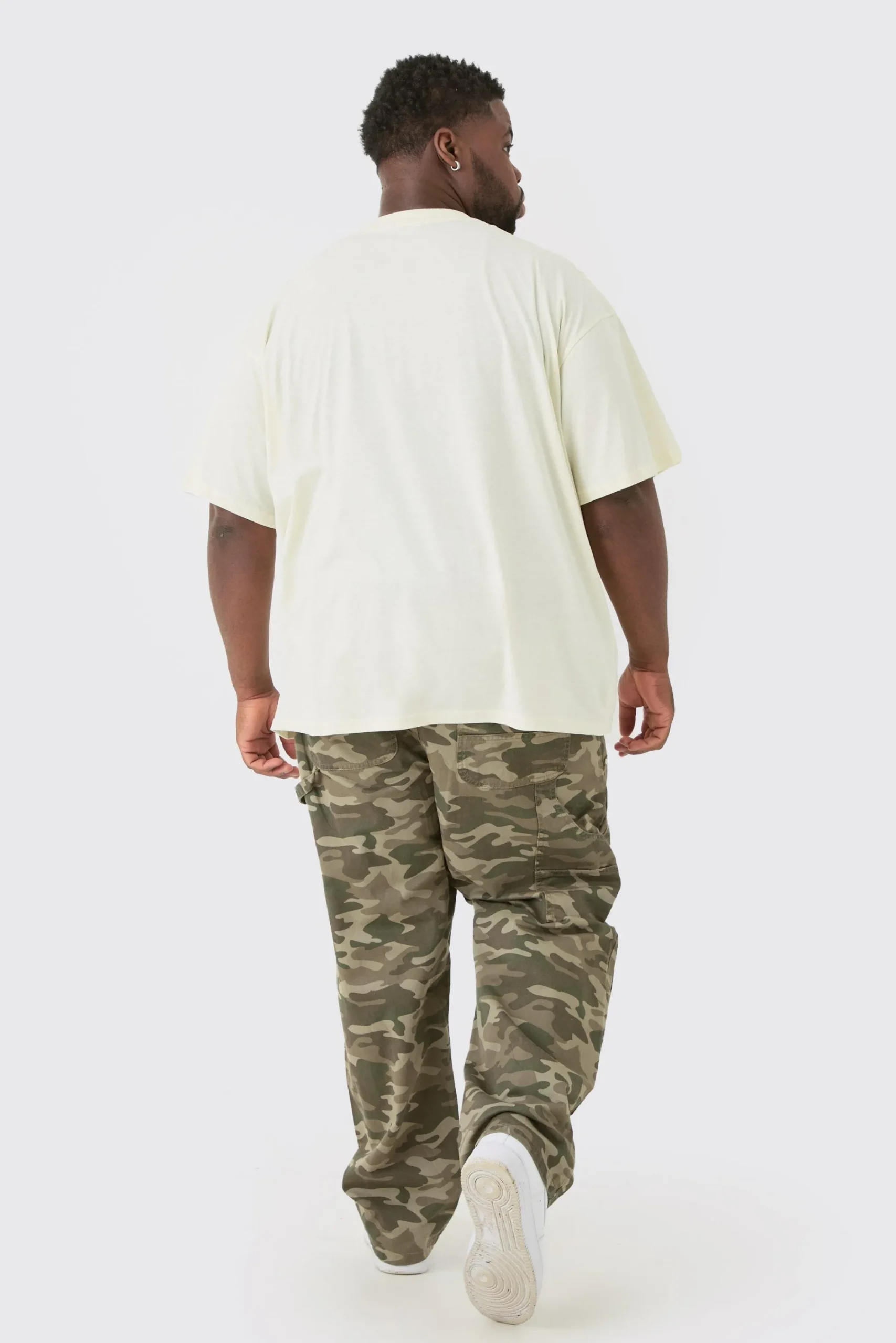 Plus Oversized Skull Car Graphic T-shirt | UK^boohooMAN