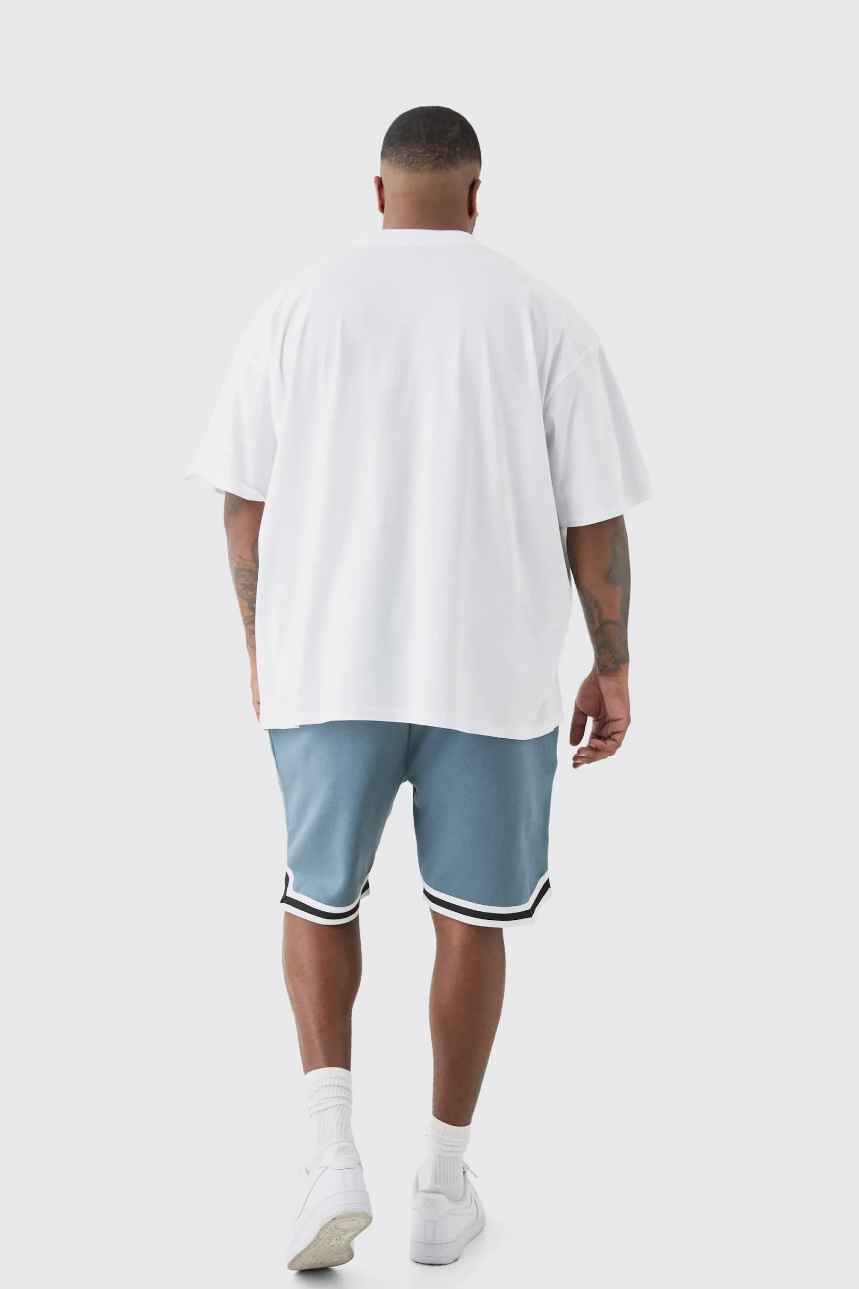 Plus Oversized Worldwide Eagle Print T-shirt In | UK^boohooMAN Outlet