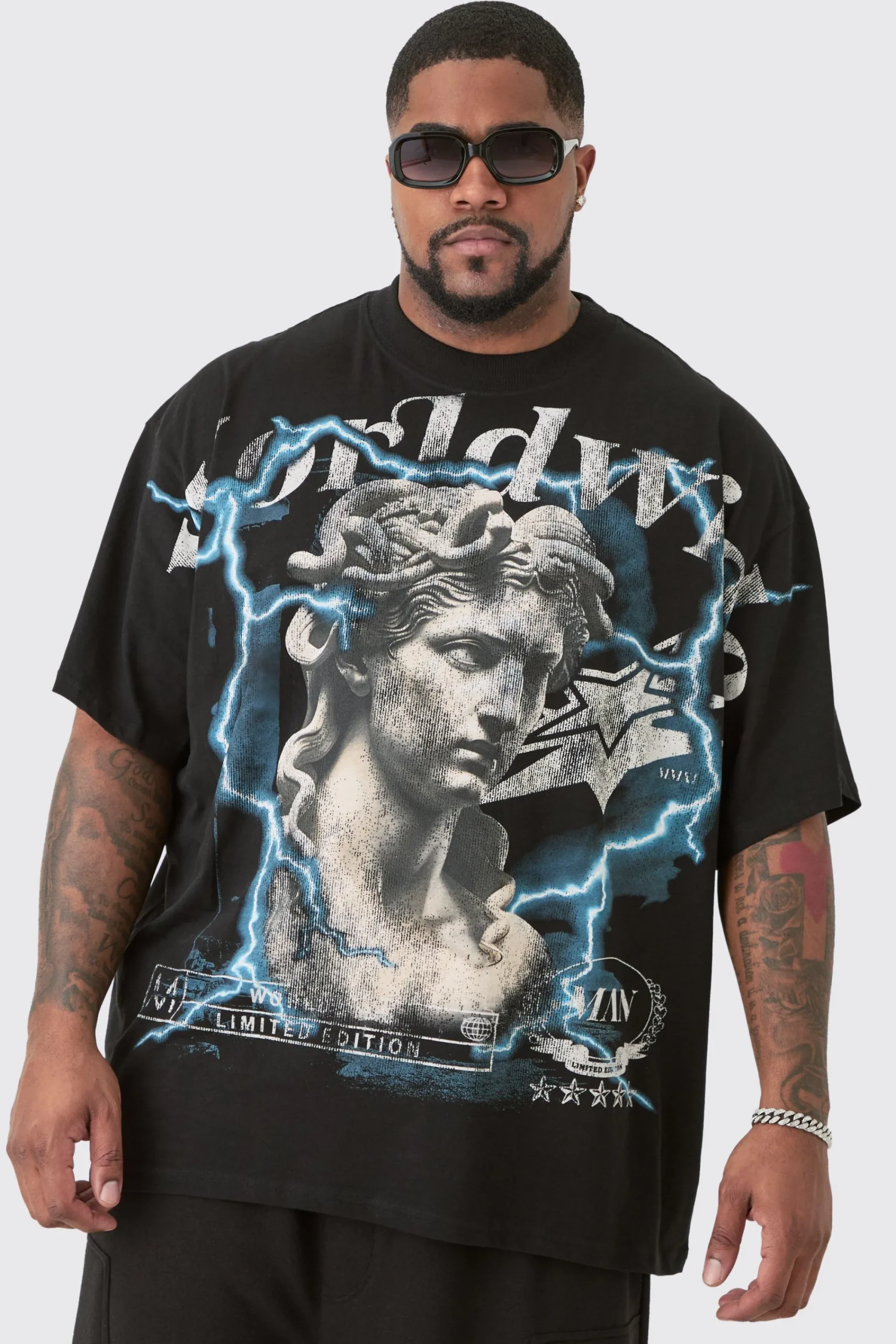 Plus Renaissance Worldwide Over The Seam Graphic T-shirt In | UK^boohooMAN Online