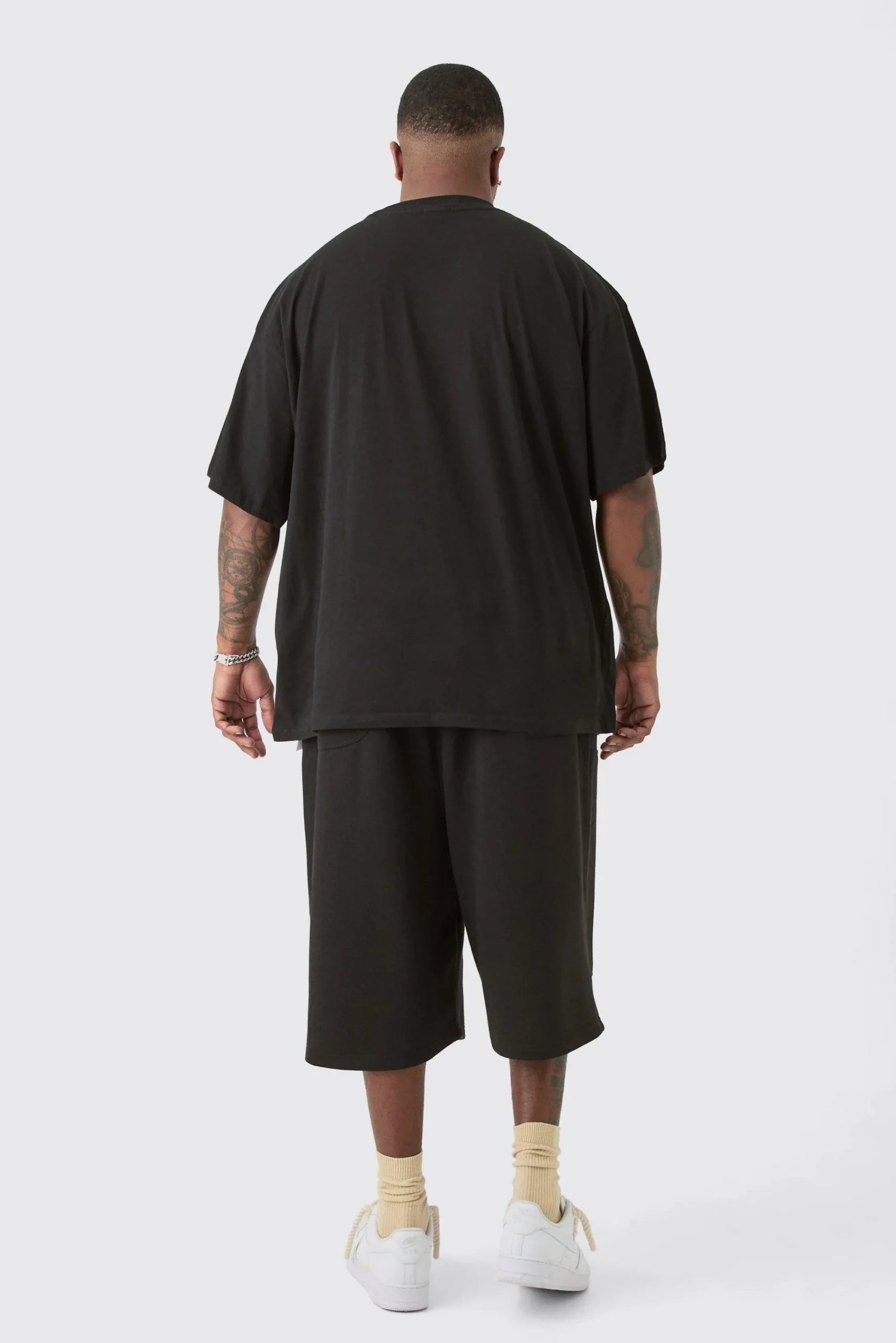 Plus Renaissance Worldwide Over The Seam Graphic T-shirt In | UK^boohooMAN Online