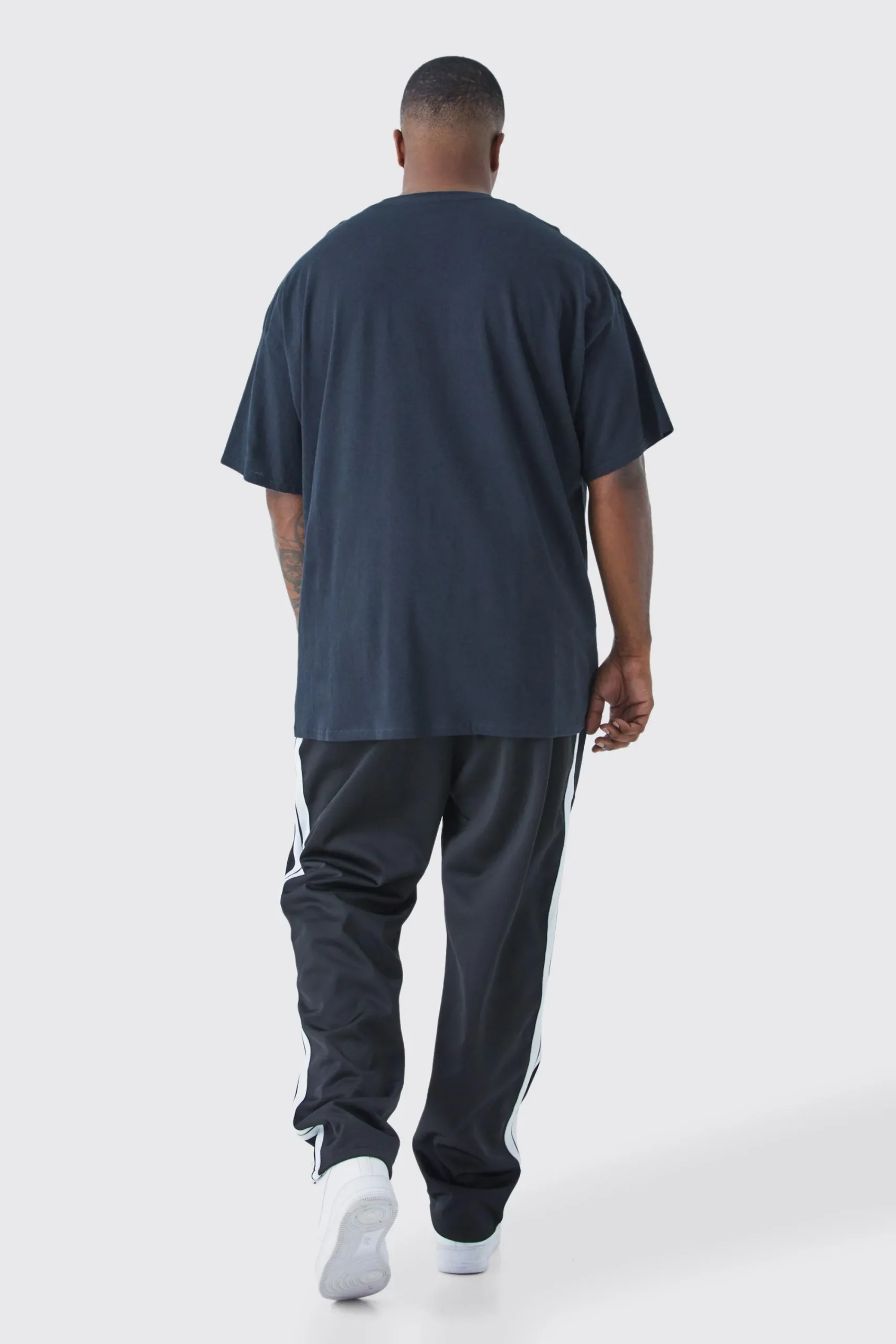 Plus Size Notorious Big Chest Print License T-shirt | UK^boohooMAN