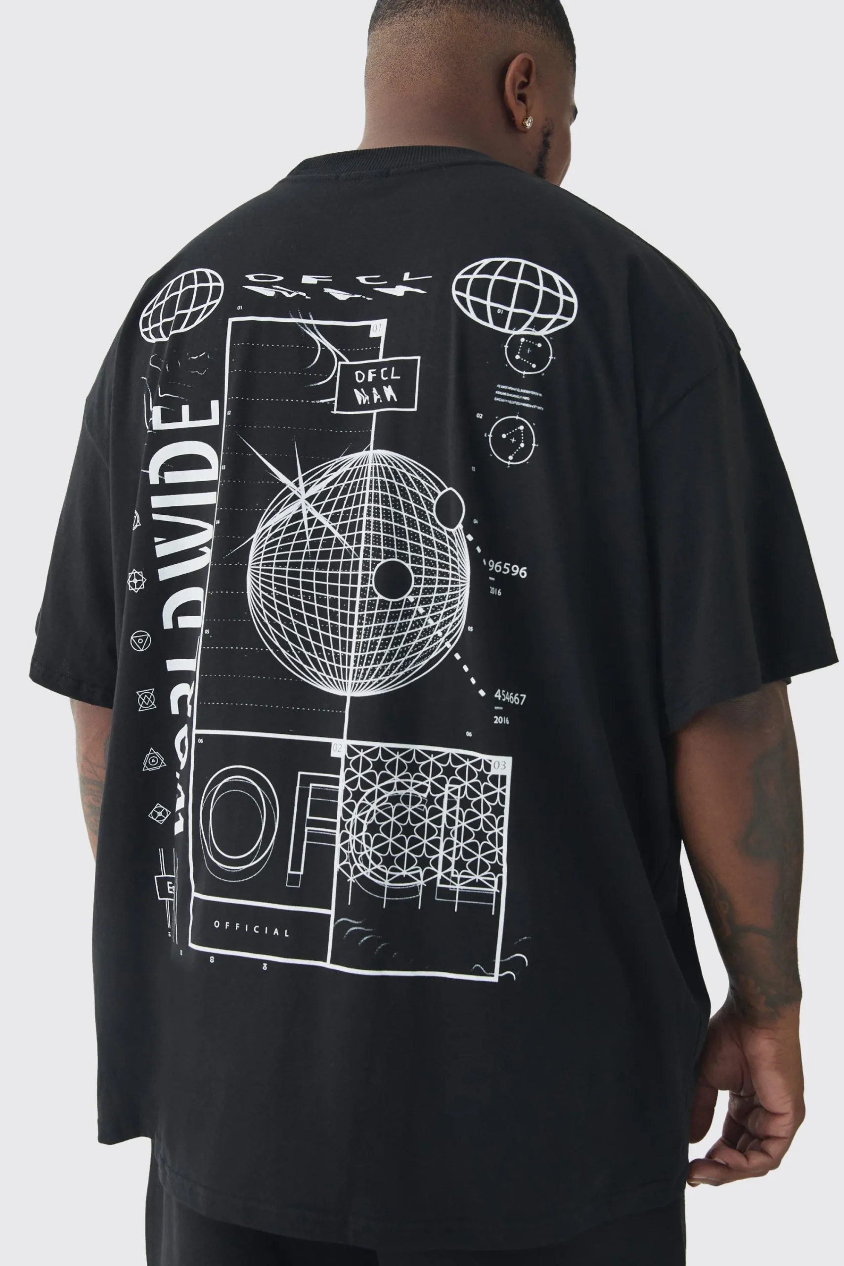 Plus Worldwide Abstract Graphic Extended Neck T-Shirt | UK^boohooMAN Online