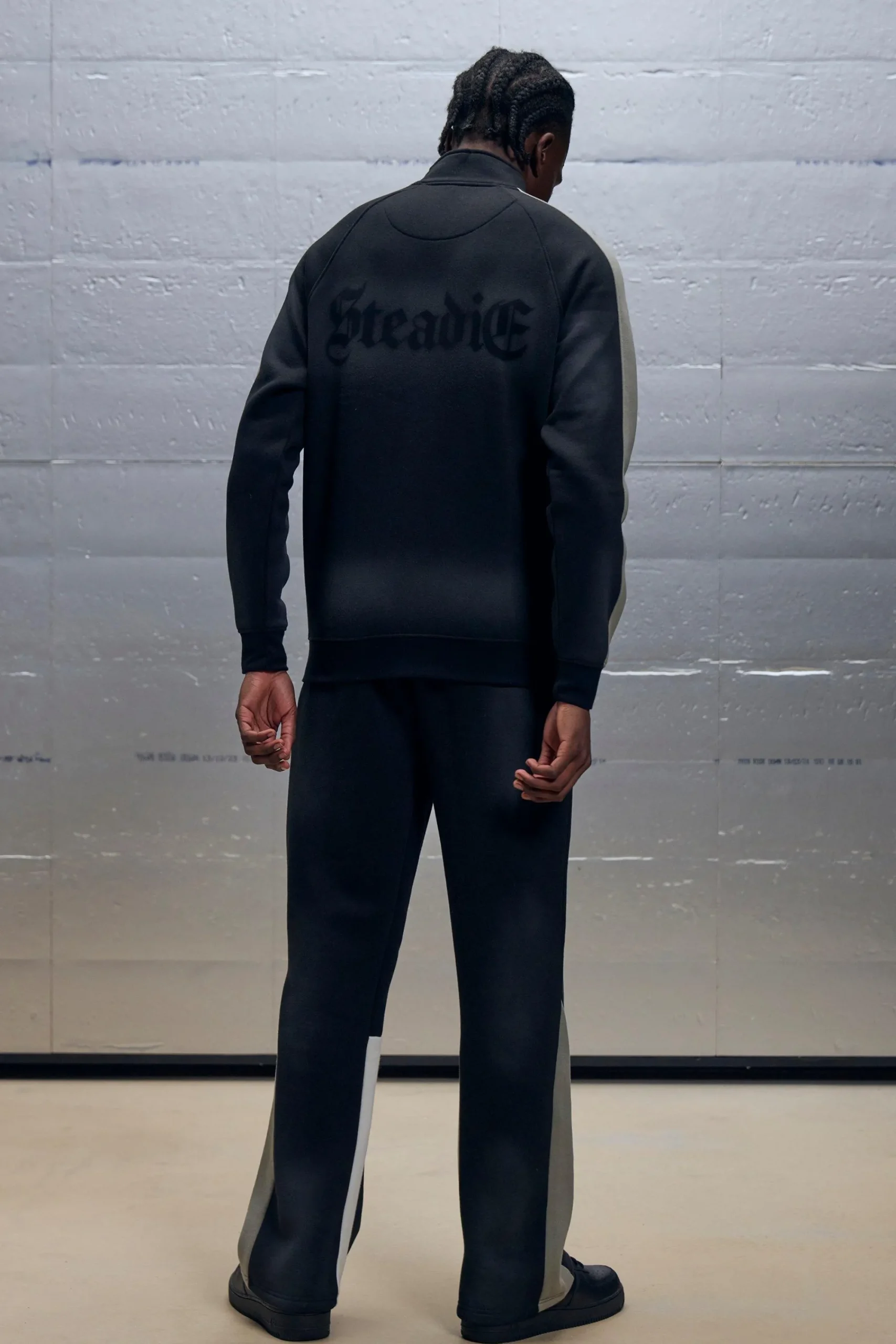 boohooMAN Regular Fit Gusset Panel Washed Stencil Spray Joggers | UK| Trousers|Joggers