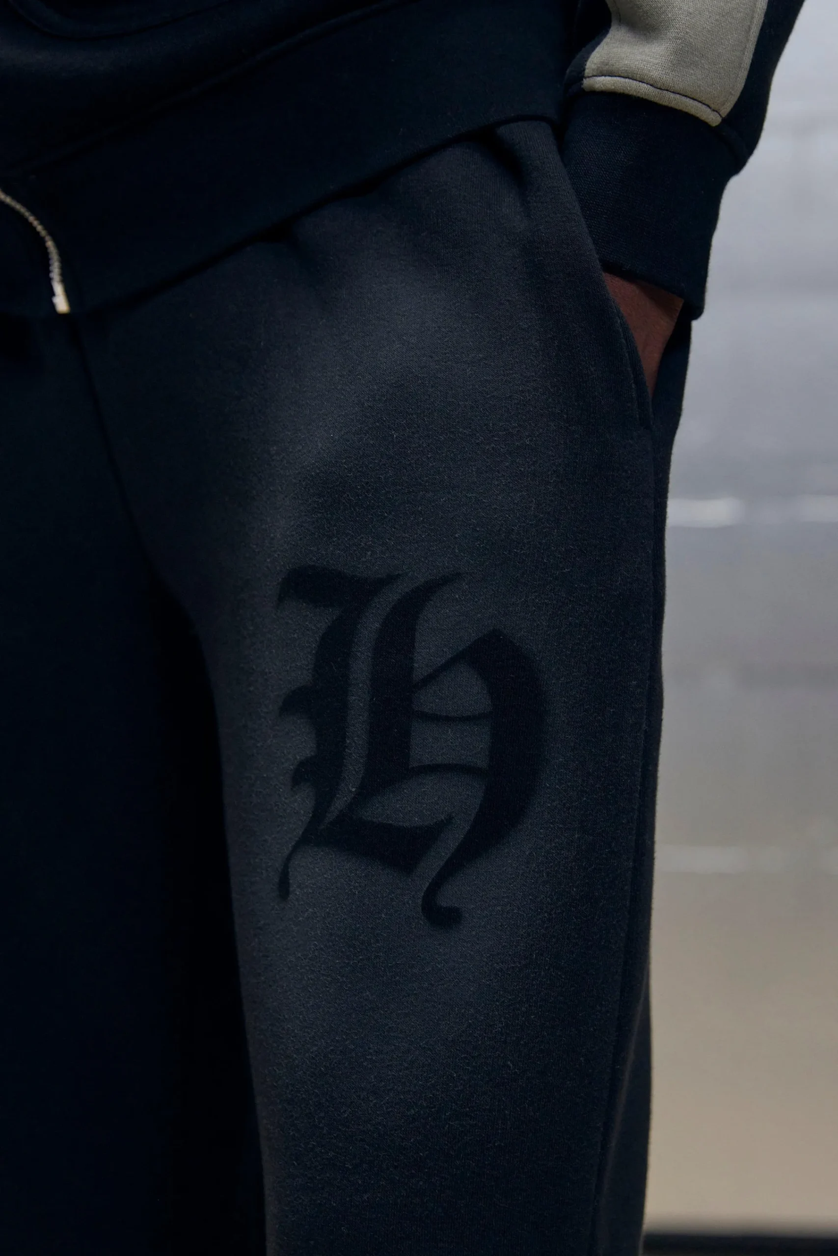 boohooMAN Regular Fit Gusset Panel Washed Stencil Spray Joggers | UK| Trousers|Joggers