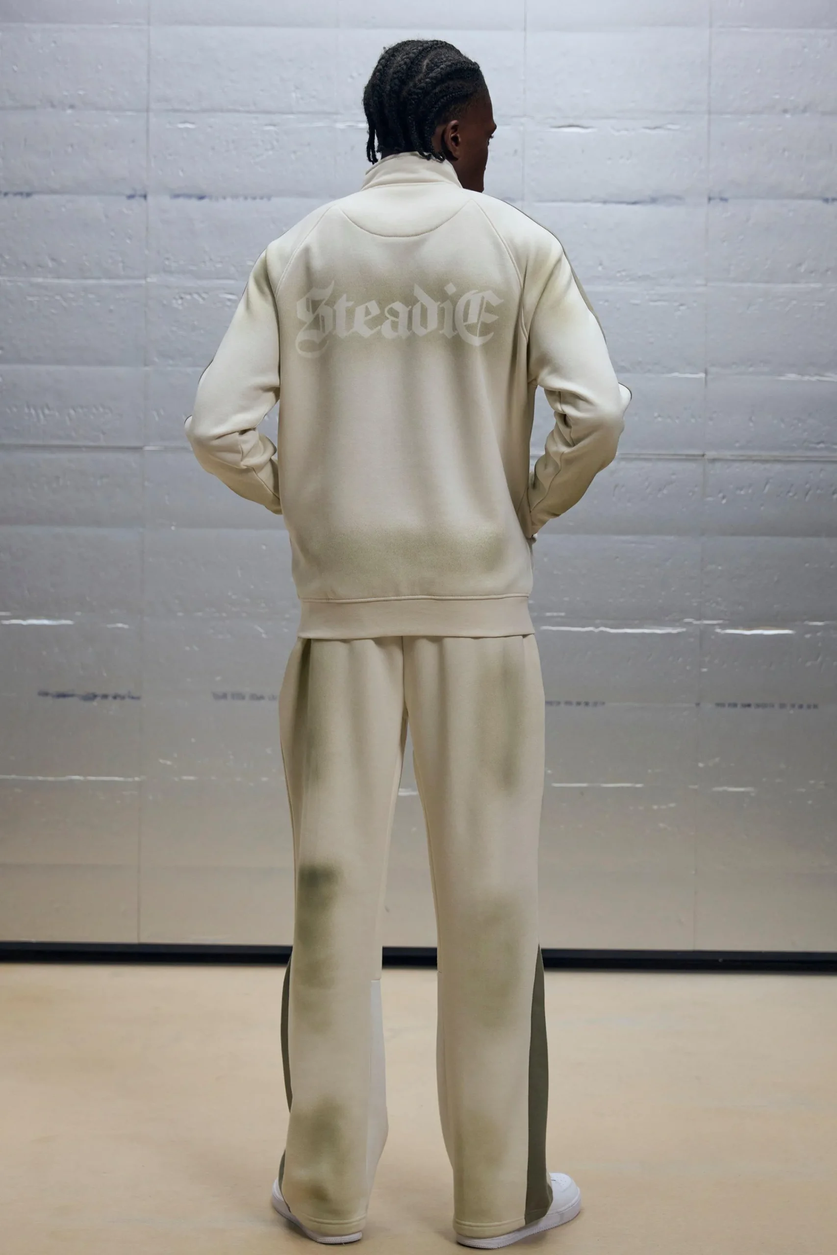 boohooMAN Regular Fit Gusset Panel Washed Stencil Spray Joggers | UK| Trousers|Joggers