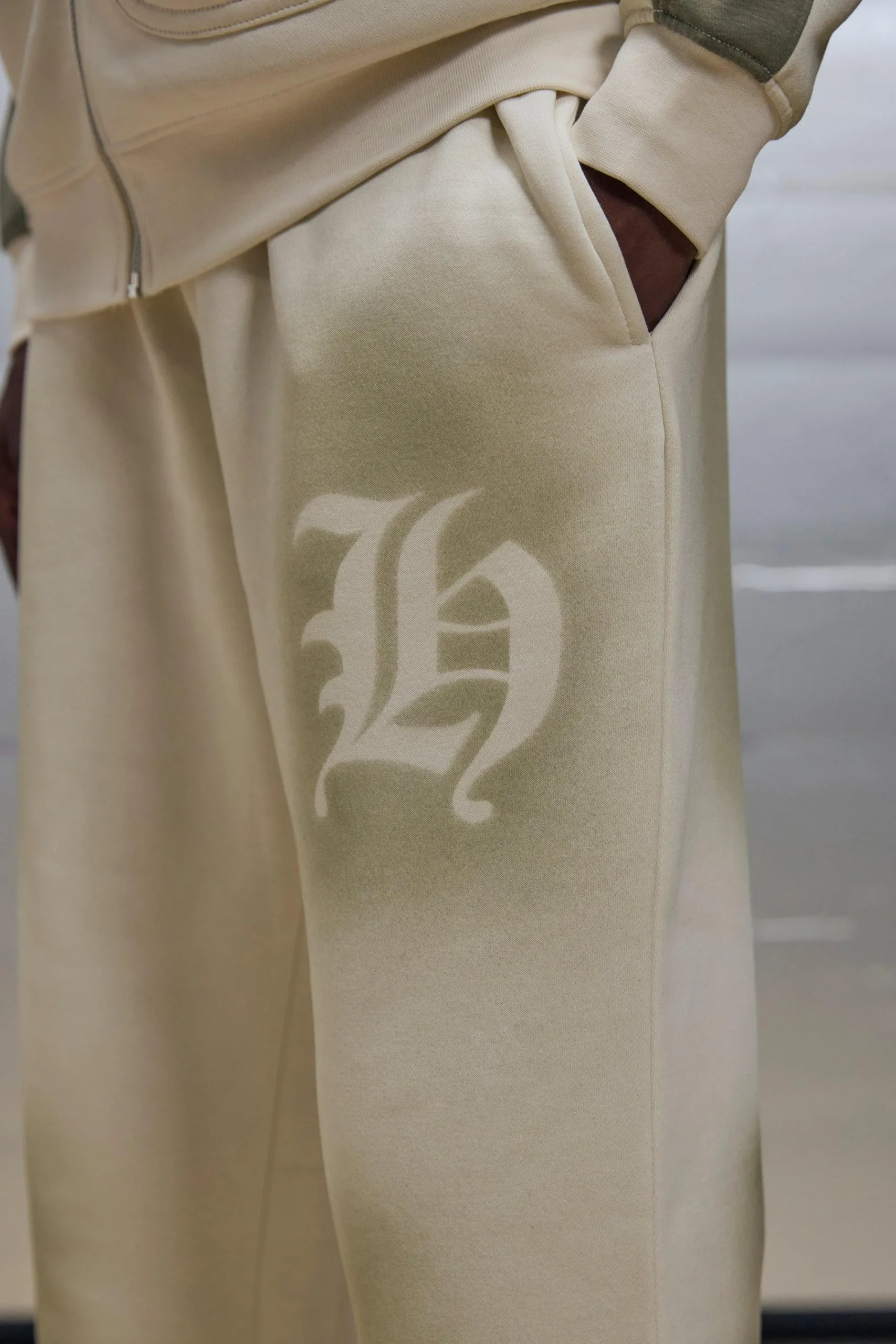 boohooMAN Regular Fit Gusset Panel Washed Stencil Spray Joggers | UK| Trousers|Joggers