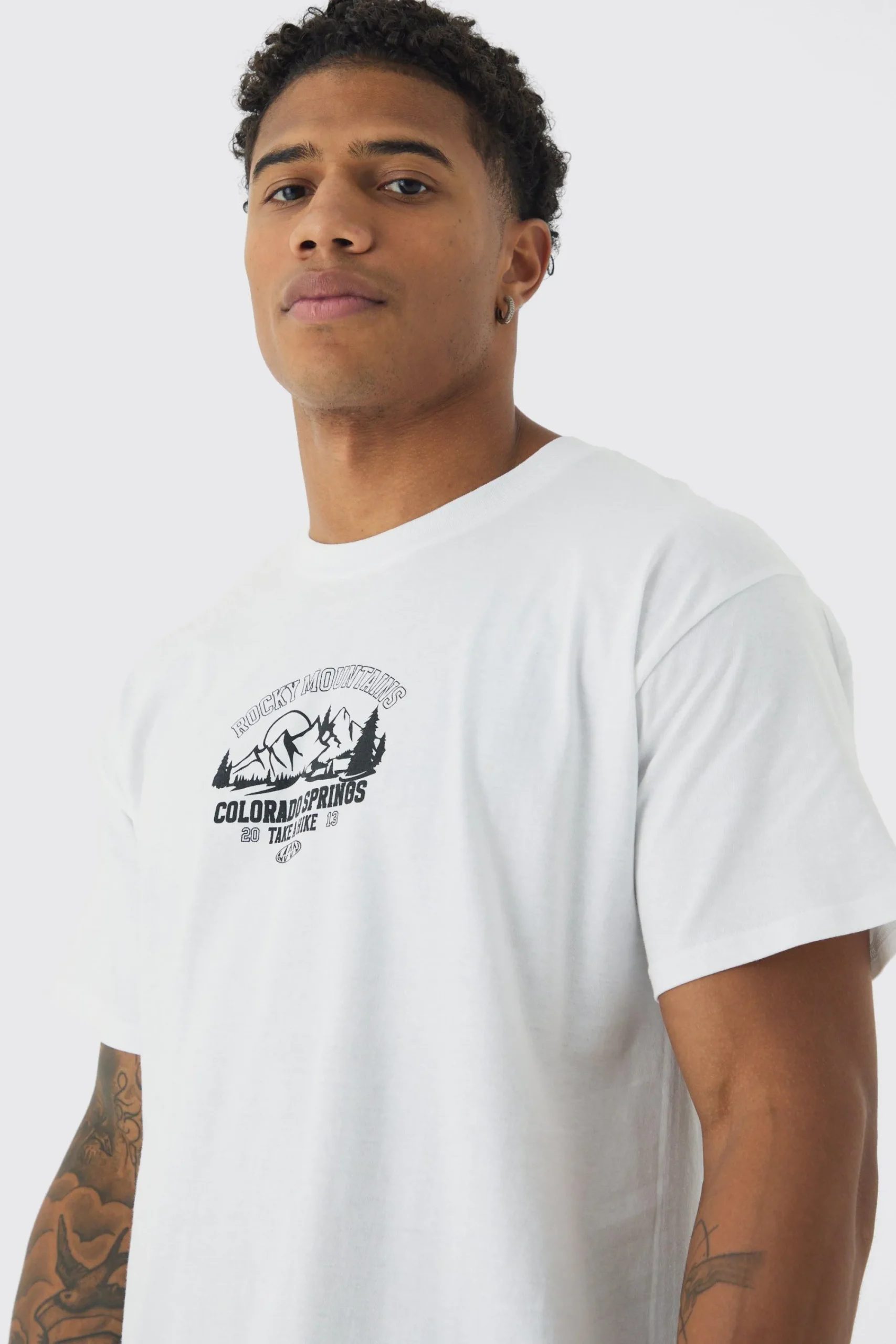 Regular Fit Rocky Mountains Graphic T-Shirt | UK^boohooMAN Online