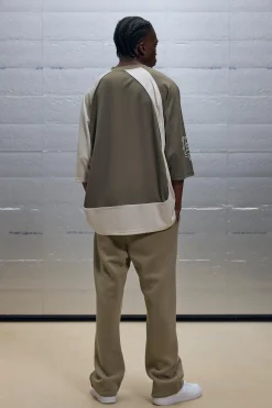 Regular Fit V Neck Mesh Graphic T-Shirt | UK^boohooMAN New