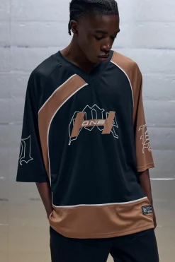 Regular Fit V Neck Mesh Graphic T-Shirt | UK^boohooMAN Hot