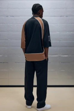 Regular Fit V Neck Mesh Graphic T-Shirt | UK^boohooMAN Hot