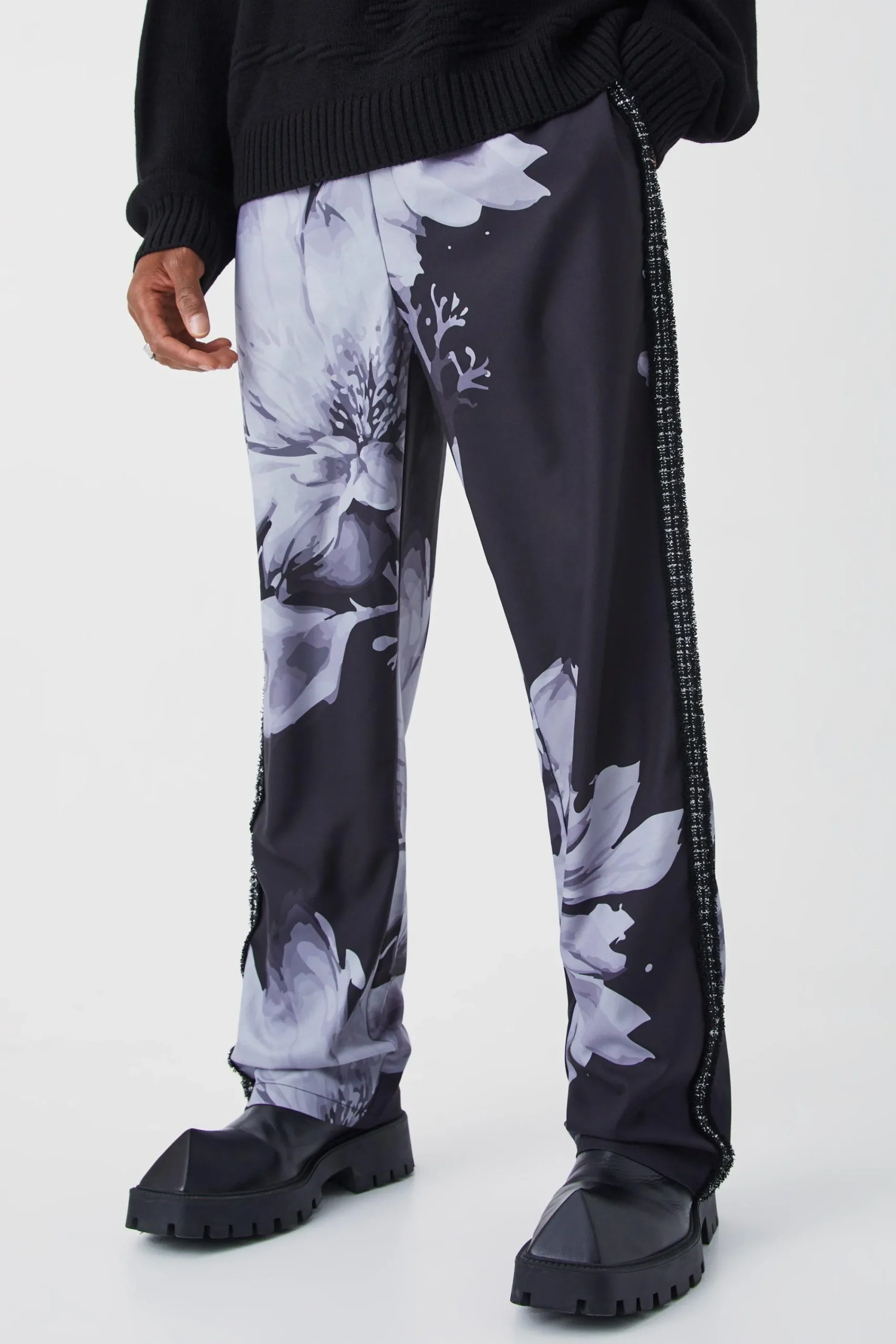 boohooMAN Relaxed Fit Elastic Waist Side Tape Trouser | UK| Suits & Tailoring