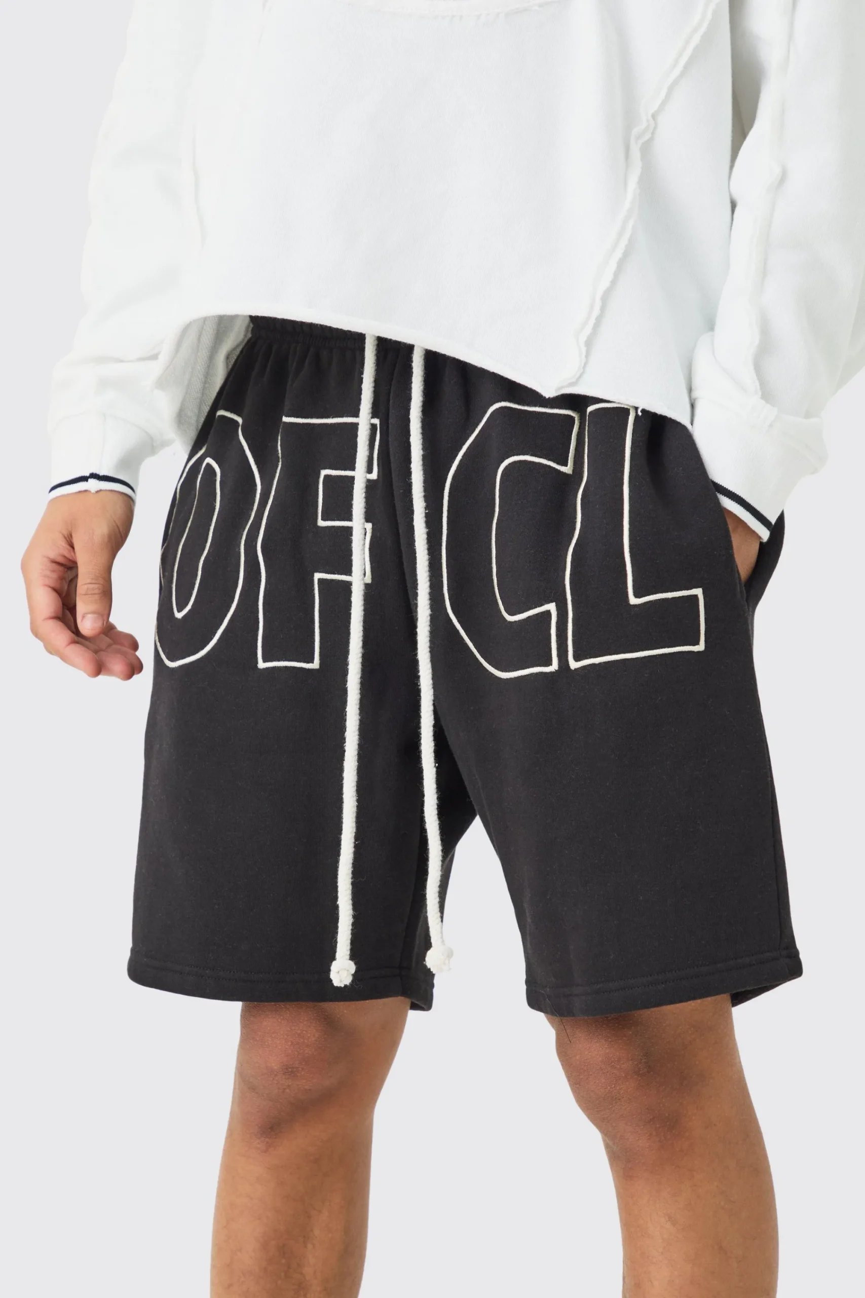 boohooMAN Relaxed Fit Ofcl Applique Short | UK| Shorts