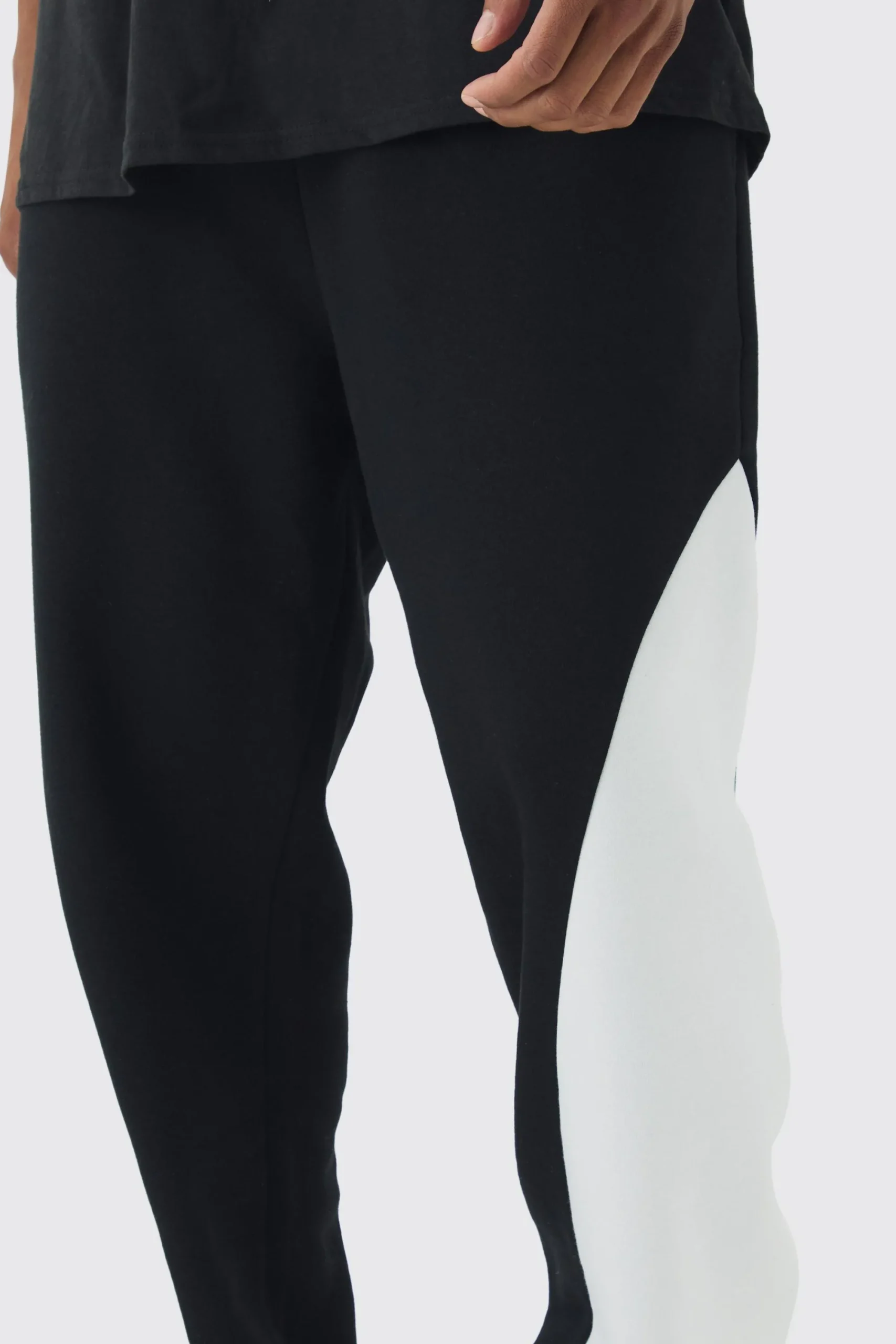 boohooMAN Relaxed High Gusset Jogger | UK| Trousers|Joggers