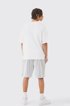 boohooMAN Relaxed Mid Length Textured Short With Woven Tab | UK| Shorts