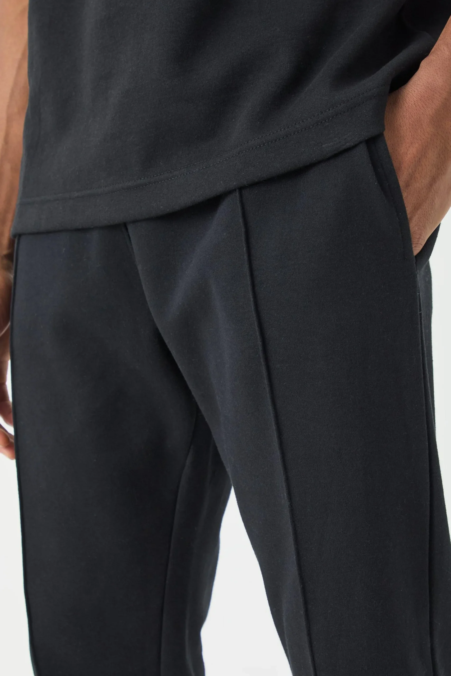 boohooMAN Slim Tapered Interlock Pintuck Jogger | UK| Trousers|Joggers