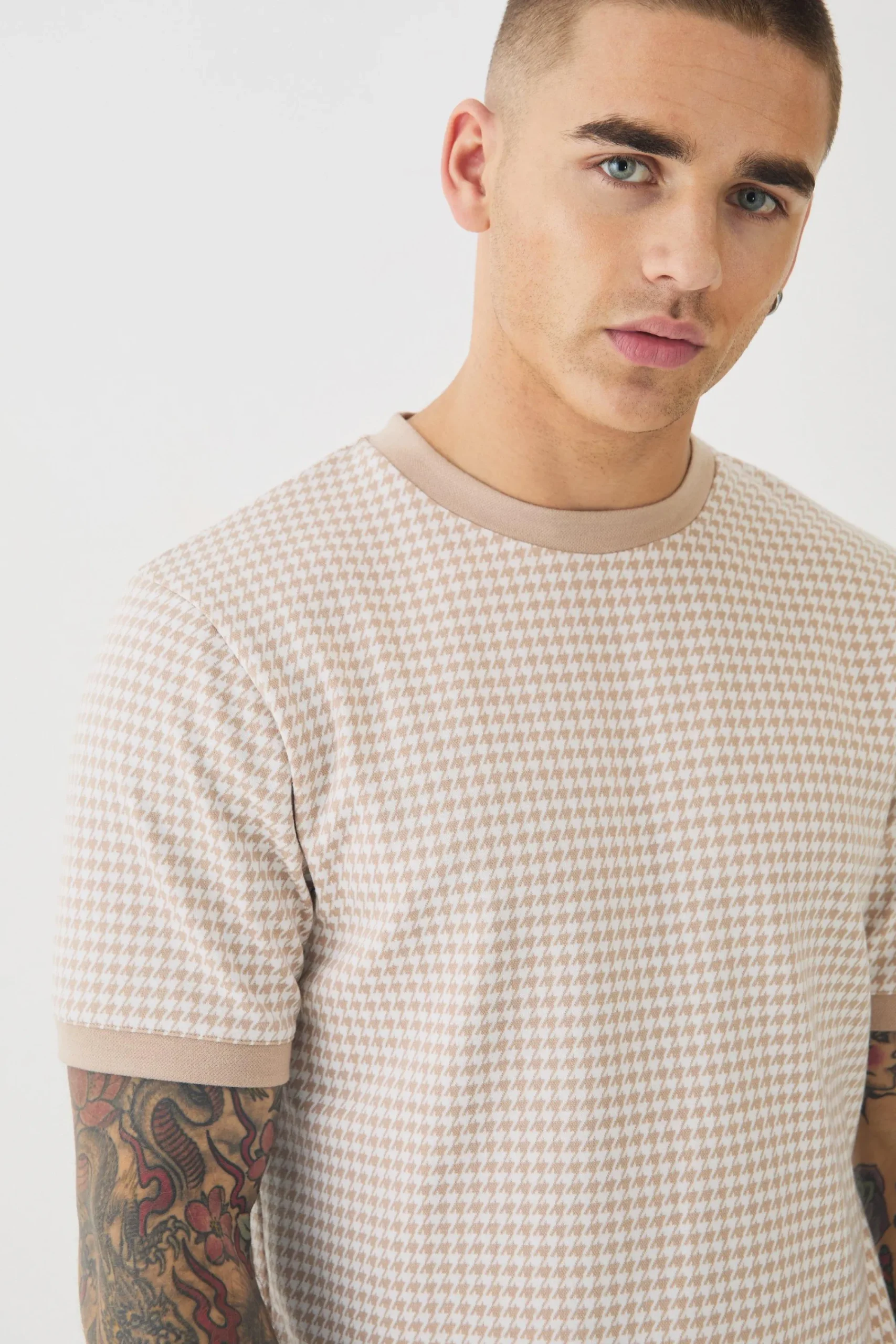 Smart Slim Dogtooth Jacquard Ringer T-shirt | UK^boohooMAN Outlet
