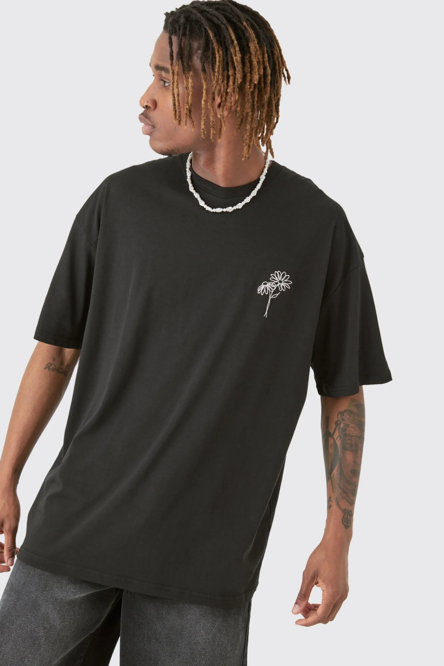 Tall Oversized Stencil Floral Embroidered T-shirt In | UK^boohooMAN Outlet