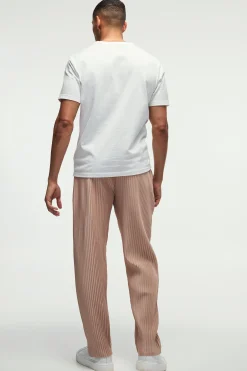 boohooMAN Tapered Fit Elasticated Waist Pleated Trouser | UK| Trousers