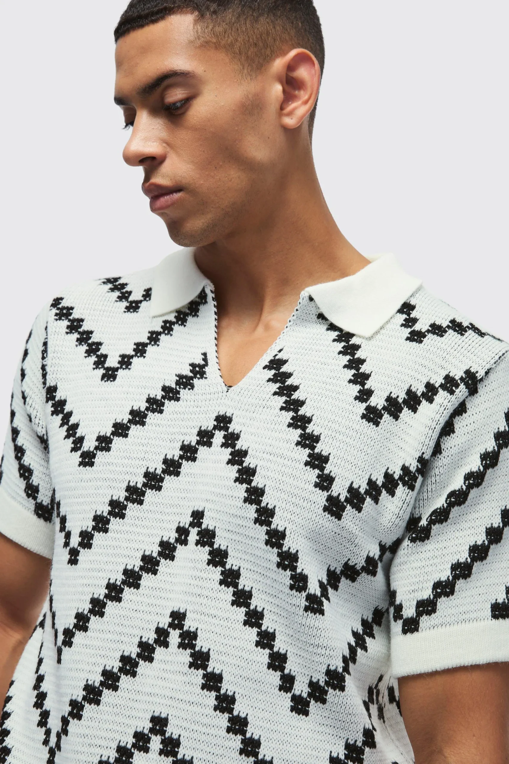 boohooMAN V Neck Stripe Knit Polo | UK| Knitwear