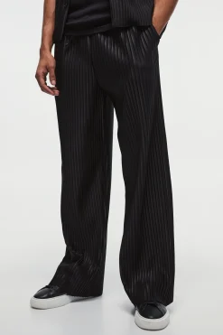 boohooMAN Wide Leg Pleated Trouser | UK| Trousers
